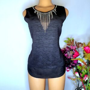 women's Thrift top size: 10 colour: black