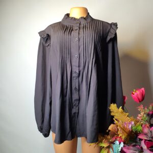 women's Thrift top size: 16-18 colour: black