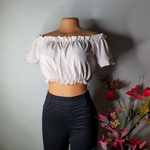 Women's off shoulder Thrift top Size: 8-10 Colour: off white